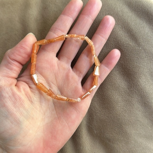 Peach Moonstone and Rainbow Moonstone stretch bracelet handmade - Picture 5 of 5